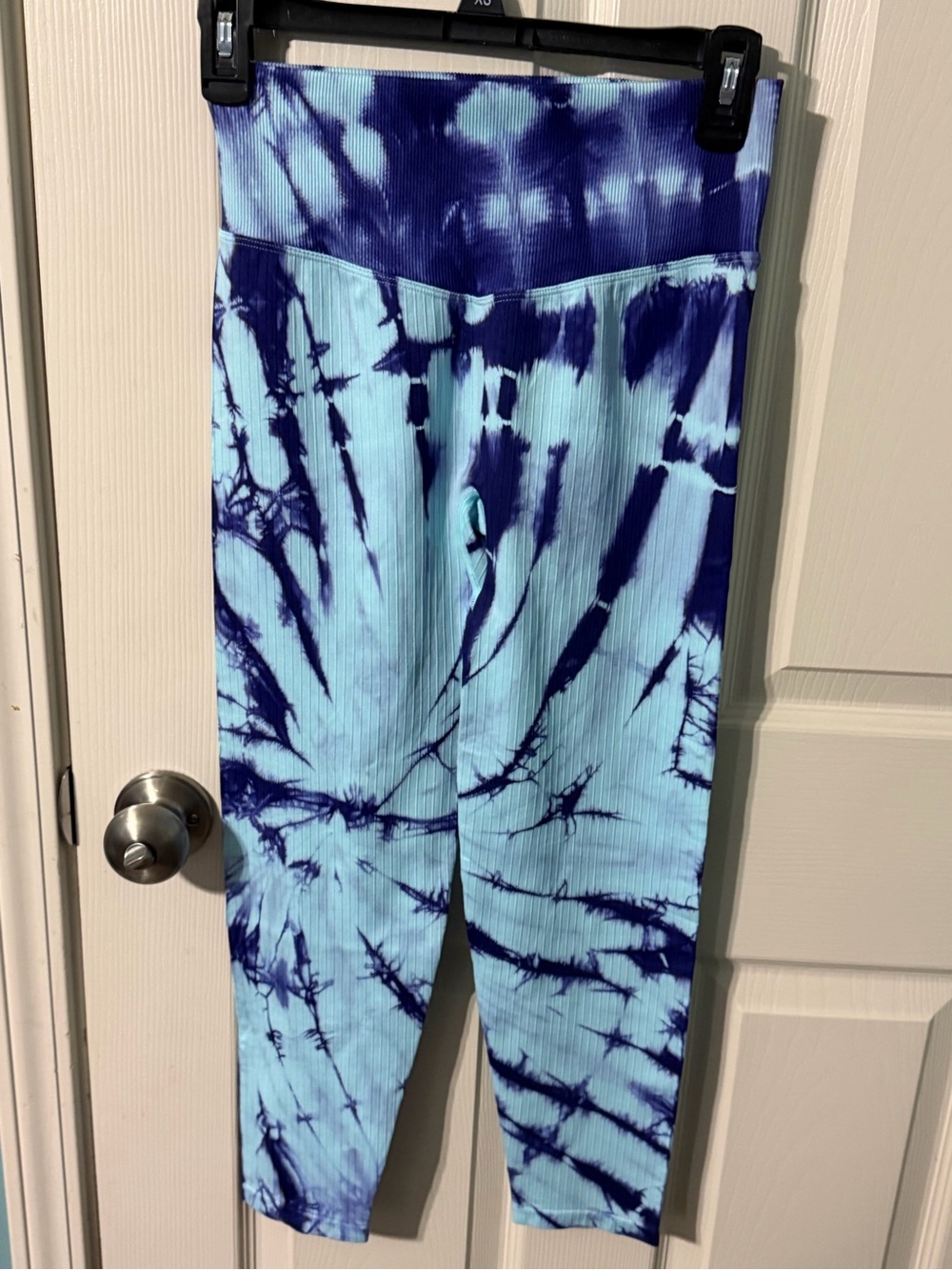 Pink Victoria Secret Tye Dye Leggins NWOT Women’s Size Medium